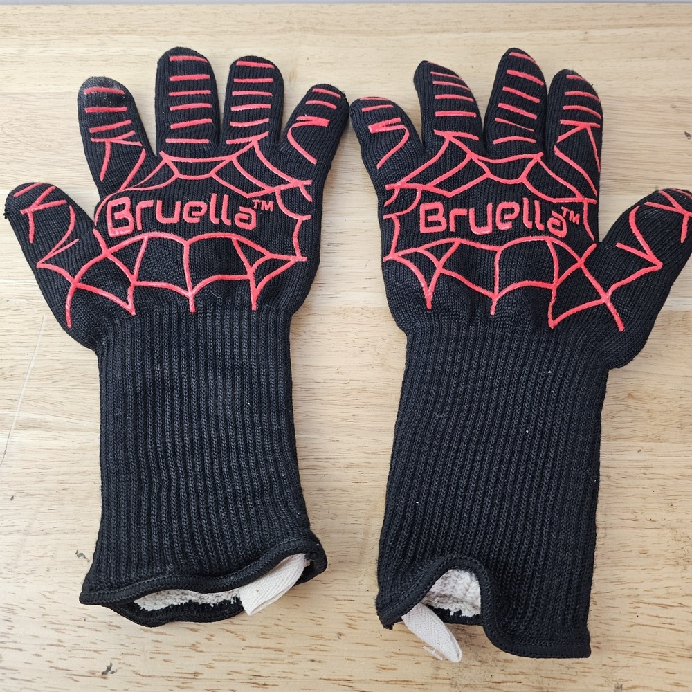 Bruella Heat Resistant Grilling Gloves‎ Mens Black Red Used